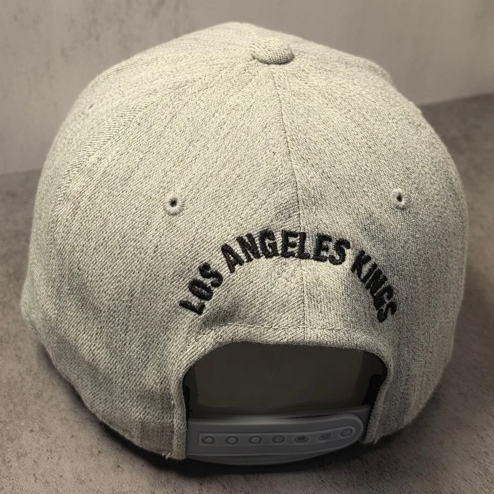 LA‎ Los Angeles Kings NHL Snapback Hat 110 One Ten Flexfit Tech Flat Brim Cap